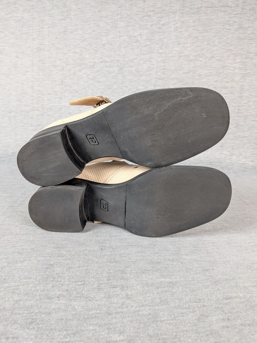 Made in 🇨🇦 Vintage Roots T-Strap Mary Jane Clog - Picture 13 of 16